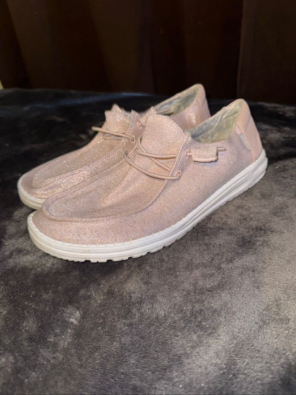 HeyDude Wendy sparking pink shimmer slip ons size 10